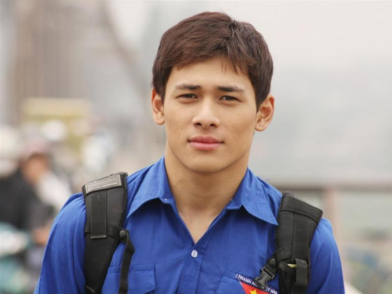 Tùng Min - thành viên nhóm nhảy Halley, vai Dương Tùng Min - thành viên nhóm nhảy Halley, vai Dương