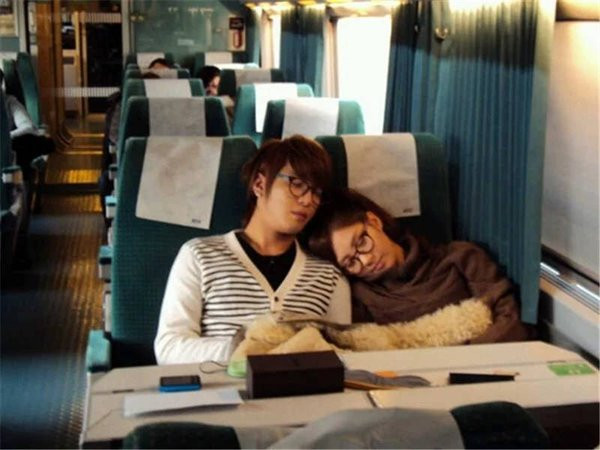 Những ký ức về cặp đôi khoai lang vẫn còn sống mãi trong lòng những ai yêu mến họ. Những ký ức về cặp đôi khoai lang vẫn còn sống mãi trong lòng những ai yêu mến họ.