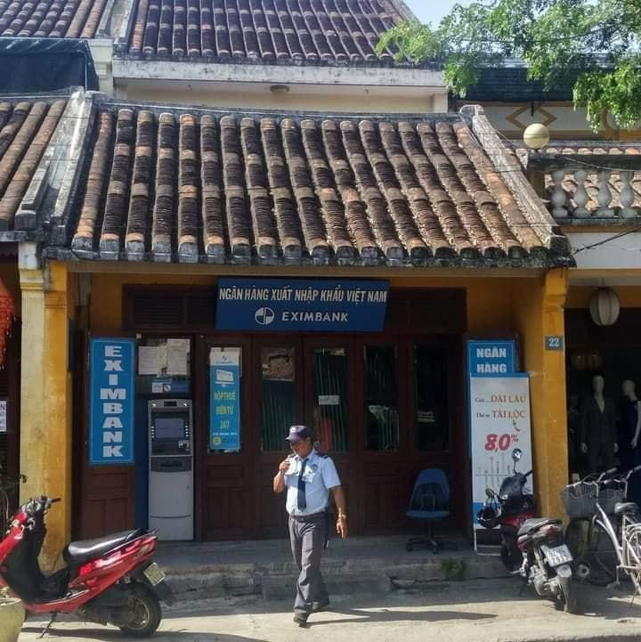 Eximbank thậm chí còn đặc sắc hơn.