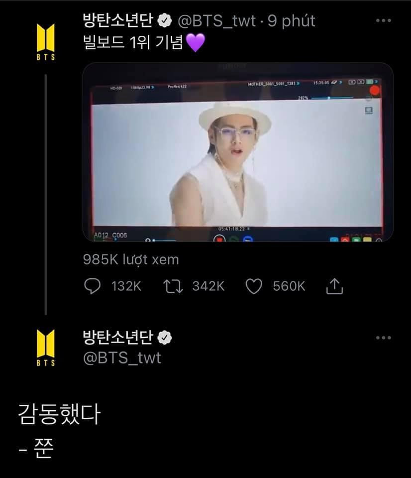 Trưởng nhóm RM cũng không khỏi cảm thán trước vũ đạo của V. Anh chàng bình luận: "Cảm động quá!" (Ảnh: Keepflying - BTS Vietnamese Fanpage) Trưởng nhóm RM cũng không khỏi cảm thán trước vũ đạo của V. Anh chàng bình luận: "Cảm động quá!" (Ảnh: Keepflying - BTS Vietnamese Fanpage)