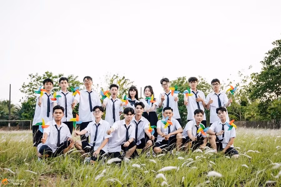 Bức ảnh được chụp trên đồng cỏ lau nhận về nhiều lượt thích.