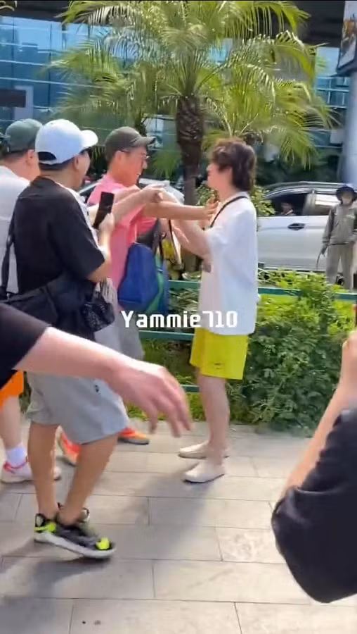 Cuối cùng cũng được hội ngộ với đồng đội rồi. Ảnh: Yammie 710