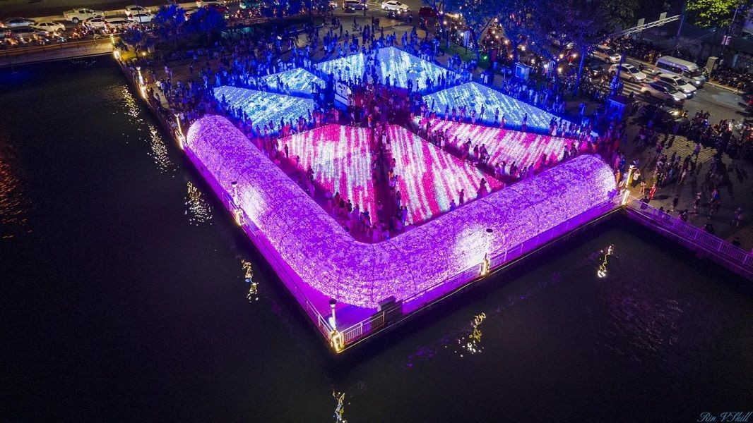 Toàn cảnh con đường ánh sáng - Ảnh: VSkill Rin