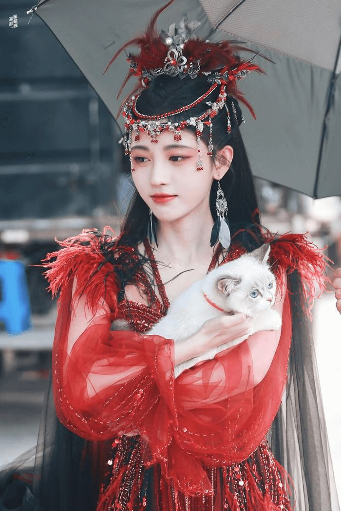 Tạo hình phim Hoa Nhung.