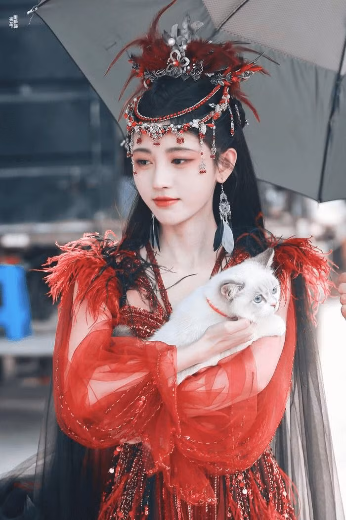 Tạo hình phim Hoa Nhung.