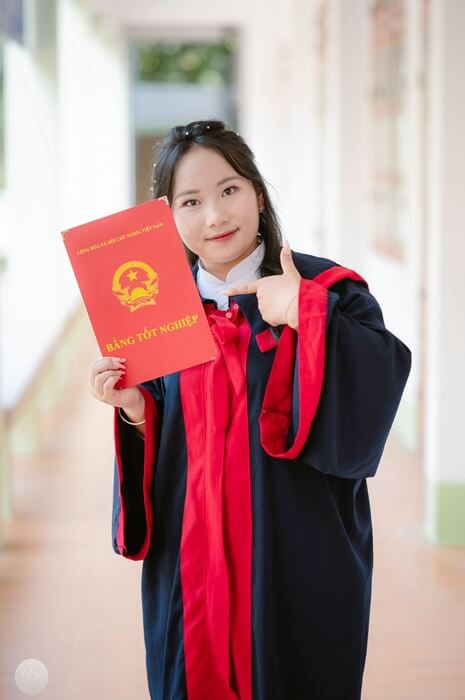 Bạn Vừ Thị Hà, lớp 12A8, Trường THPT Chiềng Sinh, Sơn La.