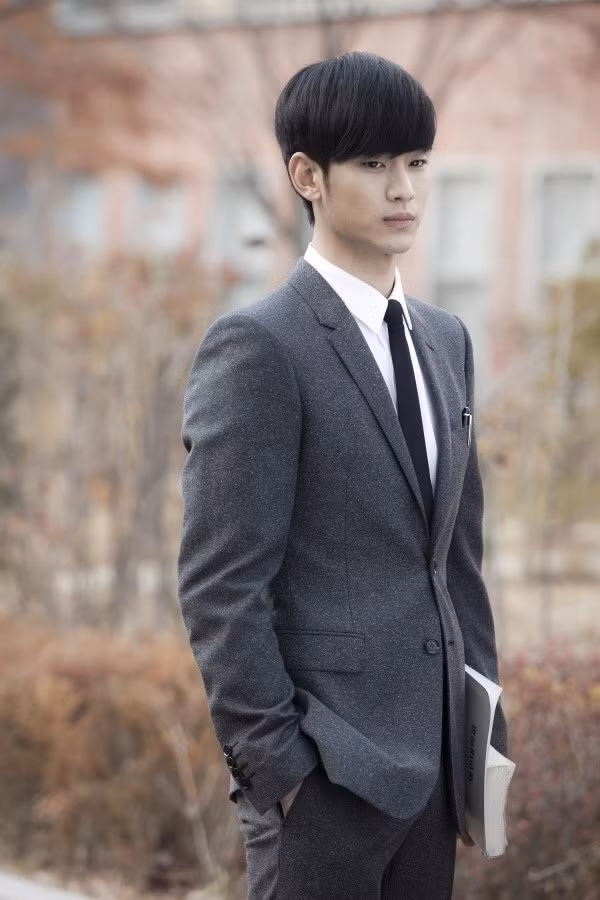 Kim Soo Hyun vào vai Do Min Joon trong Vì sao đưa anh tới cách đây 10 năm.