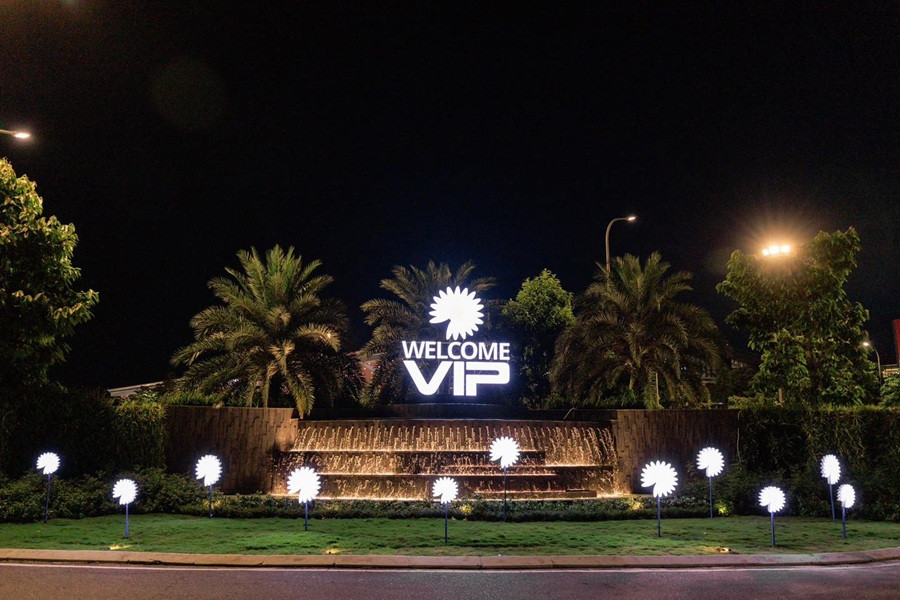 Đây là biểu tượng đặc trưng của thương hiệu thời trang Peaceminusone do G-Dragon sáng lập vào năm 2016. Đây là biểu tượng đặc trưng của thương hiệu thời trang Peaceminusone do G-Dragon sáng lập vào năm 2016.