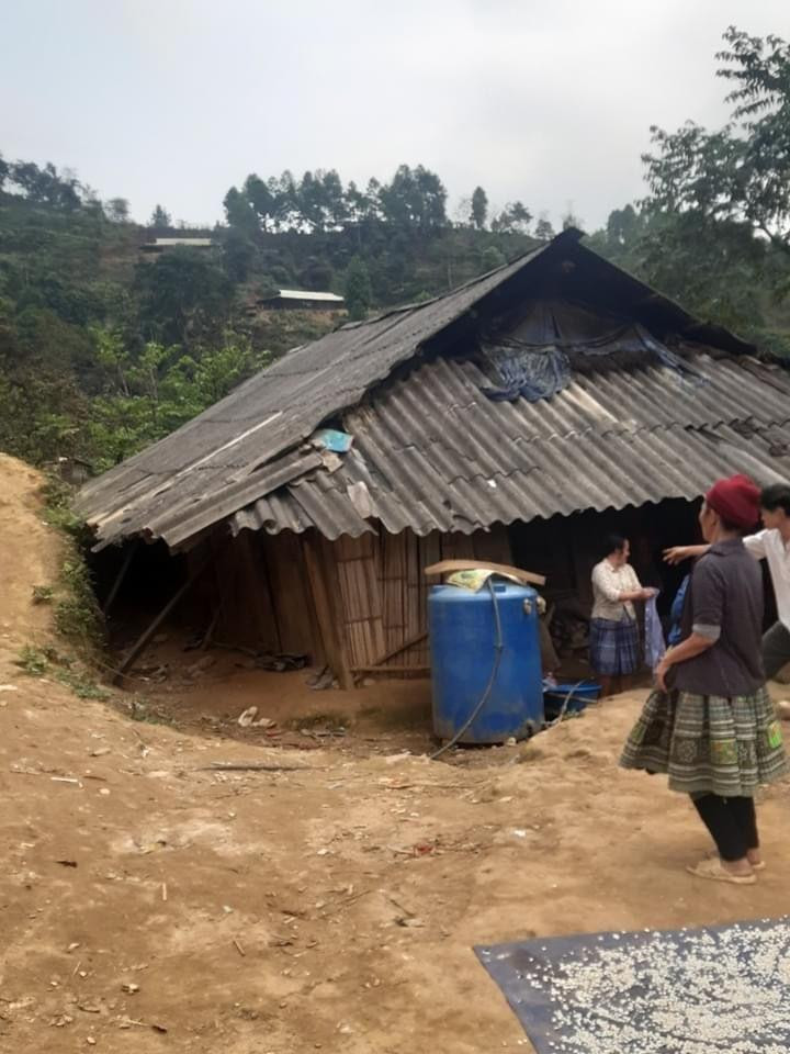 Một vài hình ảnh về ngôi nhà cũ của em Ngà. Một vài hình ảnh về ngôi nhà cũ của em Ngà.