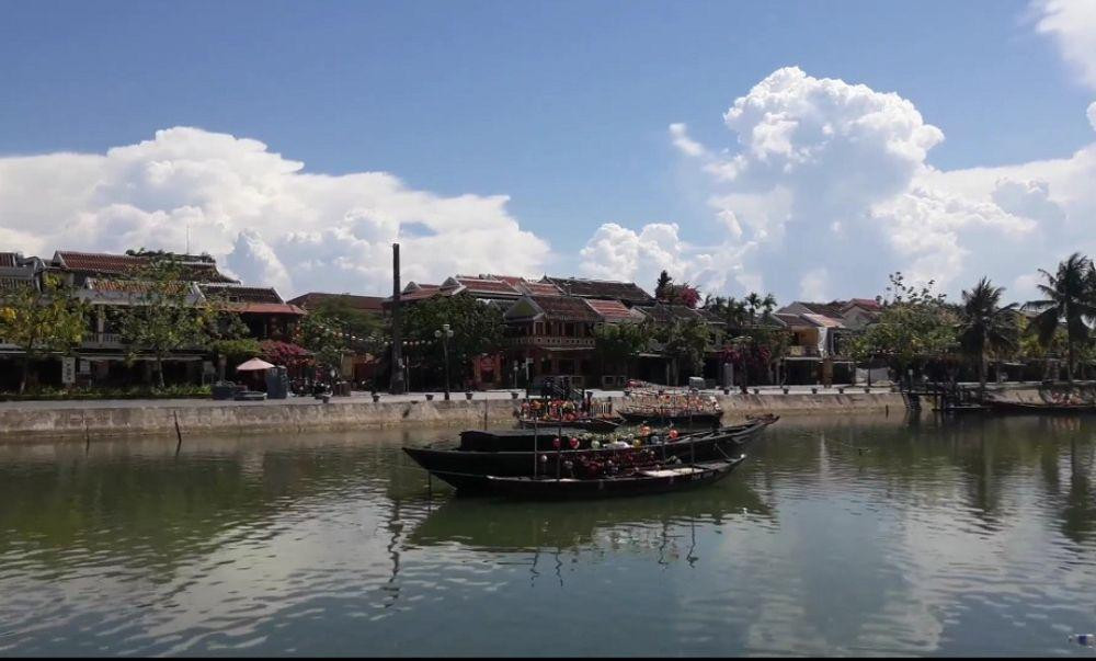 Bến đò đìu hiu. (Ảnh: Nam Duyên) Bến đò đìu hiu. (Ảnh: Nam Duyên)