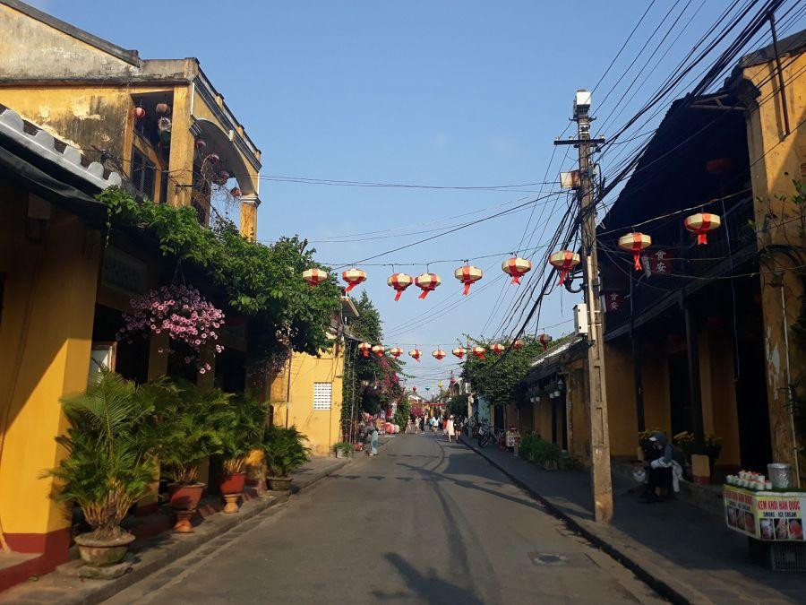 Đường phố vắng vẻ tại Hội An. (Ảnh: Nam Duyên) Đường phố vắng vẻ tại Hội An. (Ảnh: Nam Duyên)