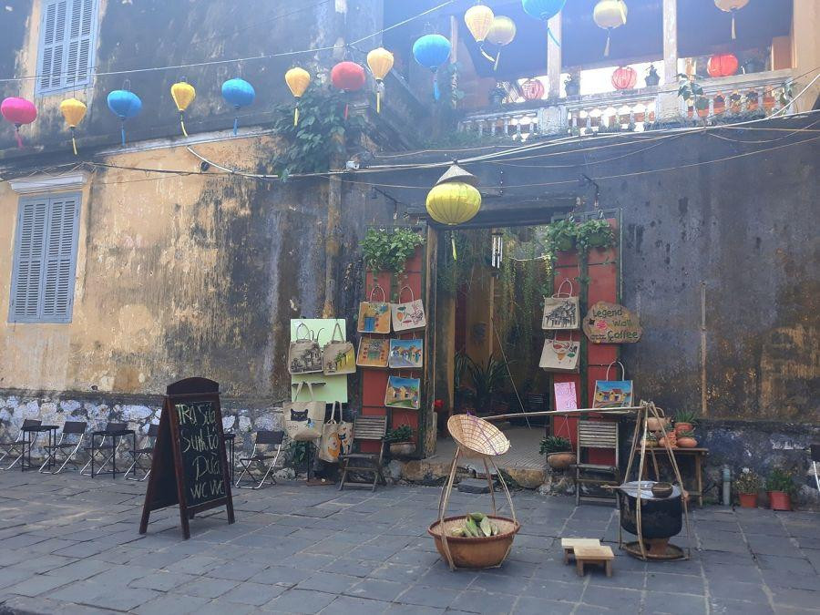 Các hàng quán tại Hội An vắng khách. (Ảnh: Nam Duyên) Các hàng quán tại Hội An vắng khách. (Ảnh: Nam Duyên)