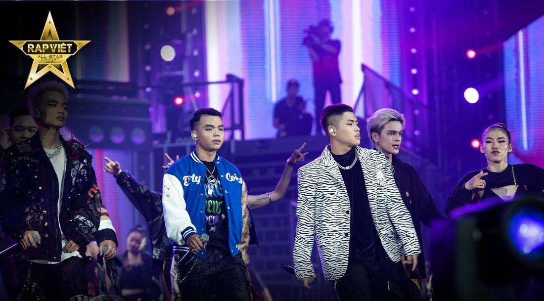 và mở màn cho đêm nhạc đầy ấn tượng của Rap Việt.