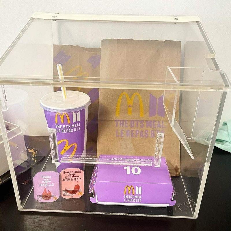 Bạn ARMY này thì cho luôn vào khung kính như ở bảo tàng để bảo quản được tốt hơn. Bạn ARMY này thì cho luôn vào khung kính như ở bảo tàng để bảo quản được tốt hơn.