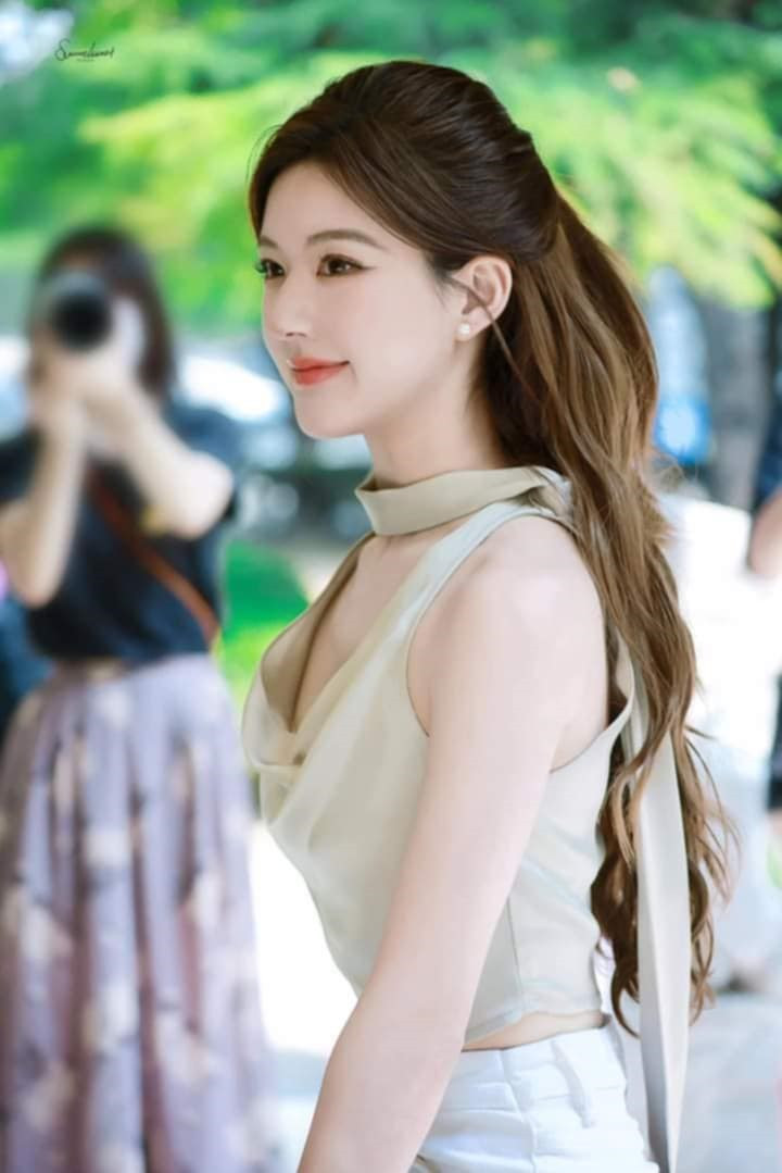 Ảnh: Triệu Lộ Tư 1re Vietnam Fanpage. Ảnh: Triệu Lộ Tư 1re Vietnam Fanpage.