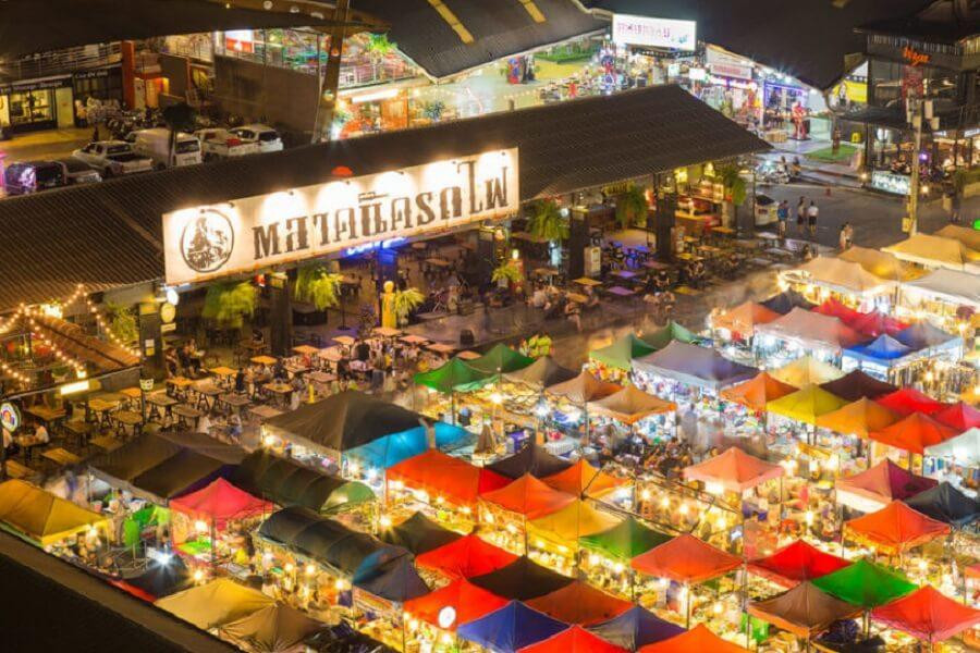 “Chợ đêm xe lửa” là một trong những địa điểm thu hút khách du lịch nhất khi đến Thái Lan. “Chợ đêm xe lửa” là một trong những địa điểm thu hút khách du lịch nhất khi đến Thái Lan.