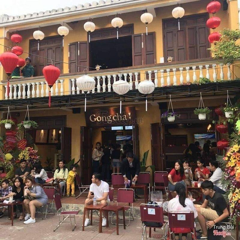 Gong Cha gần như hoàn toàn hòa mình vào nét kiến trúc cổ kính của Hội An.