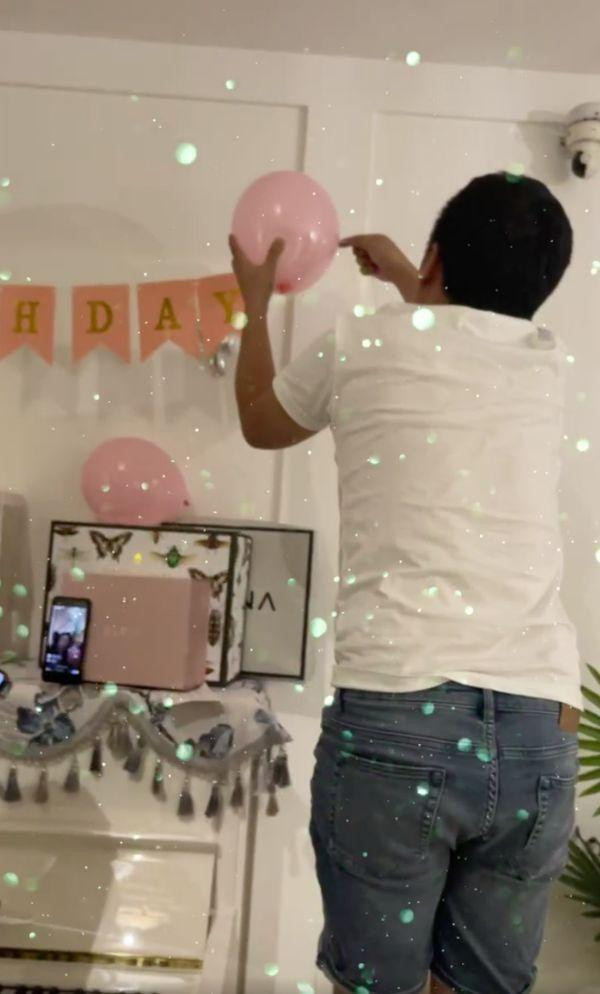 Trường Giang tự tay trang trí tiệc sinh nhật cho Nhã Phương.