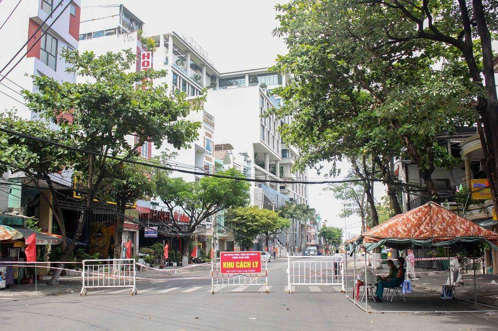 Khu vực xung quanh quán bar NEW Phương Đông hiện đang được phong tỏa với thời gian 21 ngày. (Ảnh: danang.gov.vn) Khu vực xung quanh quán bar NEW Phương Đông hiện đang được phong tỏa với thời gian 21 ngày. (Ảnh: danang.gov.vn)