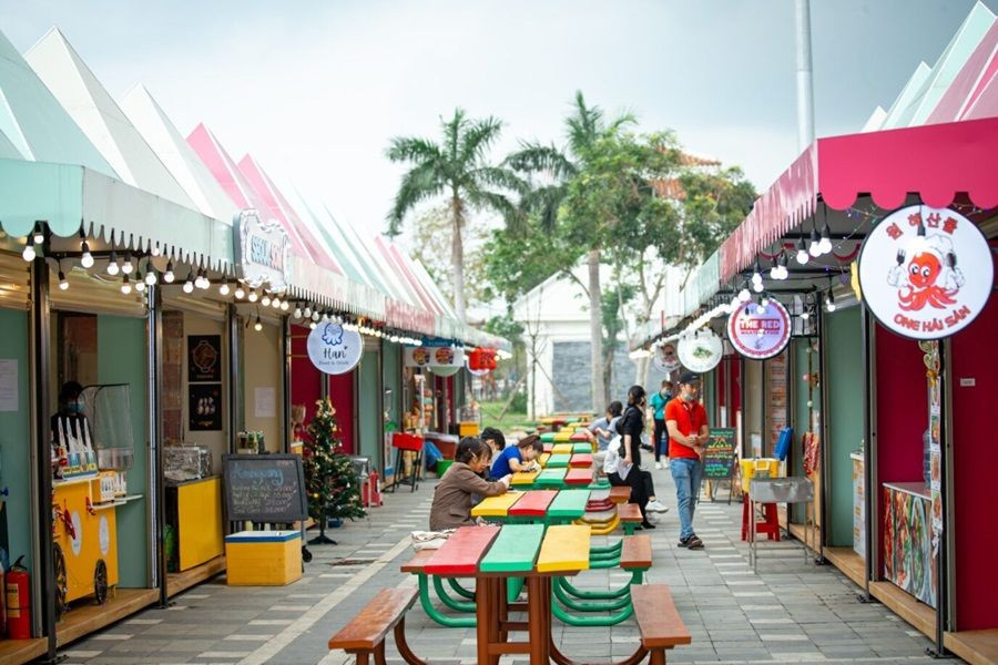 Tại “Chợ Tết Vui Phết”, du khách có thể thưởng thức đặc sản châu Á. Ảnh: asiapark Tại “Chợ Tết Vui Phết”, du khách có thể thưởng thức đặc sản châu Á. Ảnh: asiapark