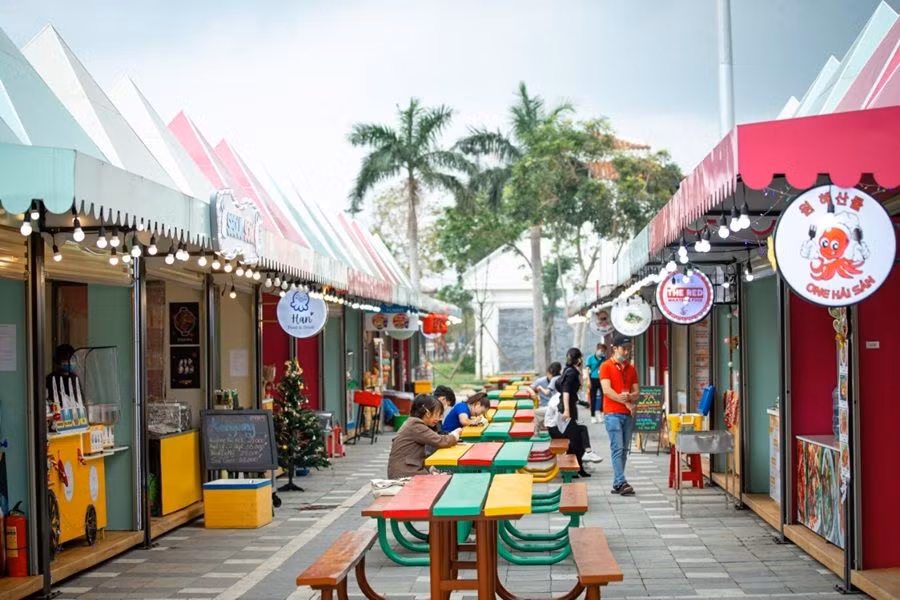 Tại “Chợ Tết Vui Phết”, du khách có thể thưởng thức đặc sản châu Á. Ảnh: asiapark Tại “Chợ Tết Vui Phết”, du khách có thể thưởng thức đặc sản châu Á. Ảnh: asiapark