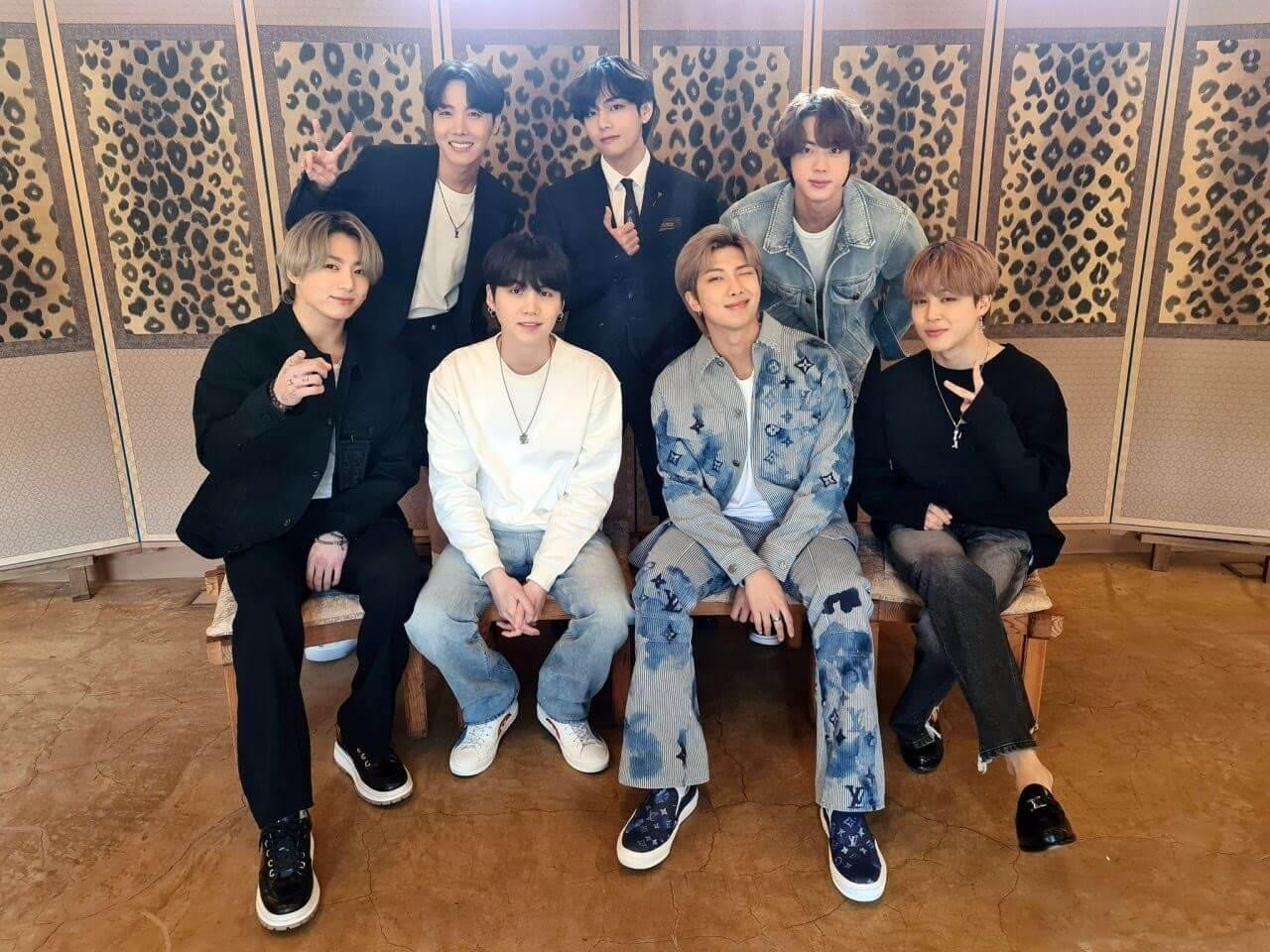 BTS lại "bỏ túi" thêm một kỷ lục mới nhờ tài năng của nhóm và sự ủng hộ vô bờ bến của ARMY.