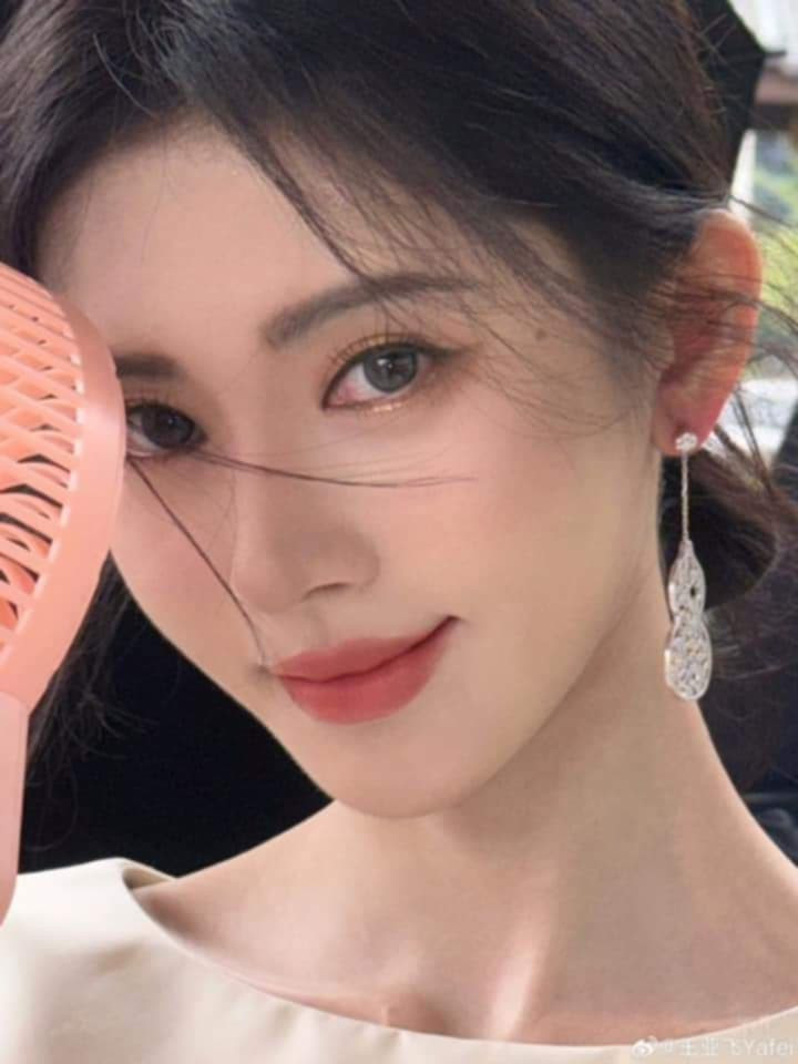 Tác giả của layout này là MUA nổi tiếng Vương Á Phi.