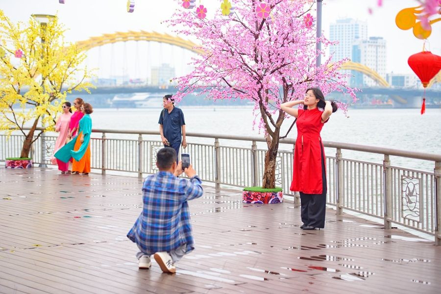 Chỉ cần check-in là có ngay ảnh đẹp mang về. Ảnh: Cổng Thông tin Điện tử thành phố Đà Nẵng Chỉ cần check-in là có ngay ảnh đẹp mang về. Ảnh: Cổng Thông tin Điện tử thành phố Đà Nẵng