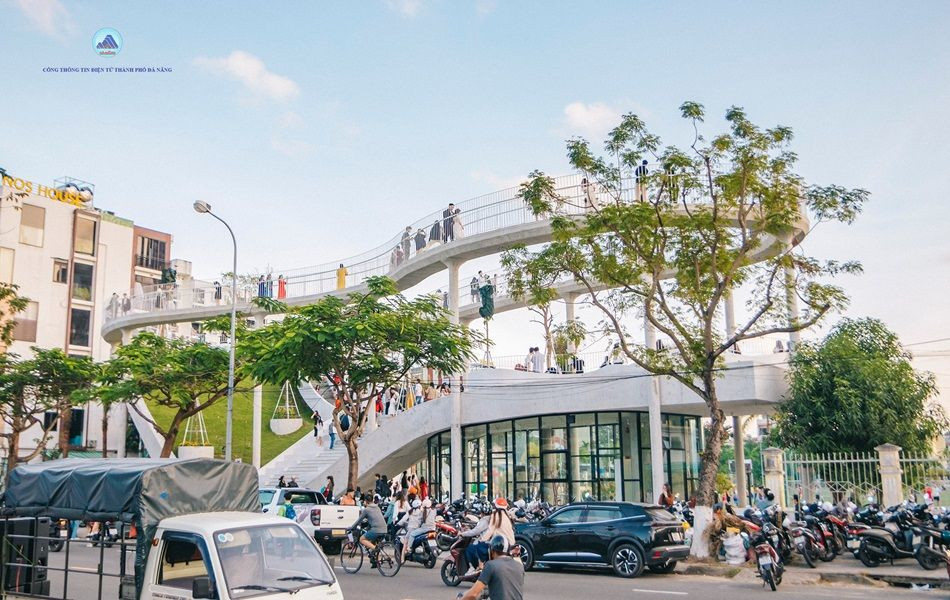 Wings Art tọa lạc tại số 2 đường Vũ Văn Dũng, phường An Hải Tây, quận Sơn Trà. Ảnh: Cổng Thông tin Điện tử thành phố Đà Nẵng Wings Art tọa lạc tại số 2 đường Vũ Văn Dũng, phường An Hải Tây, quận Sơn Trà. Ảnh: Cổng Thông tin Điện tử thành phố Đà Nẵng