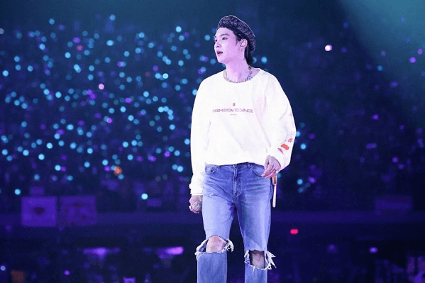 ARMY đã để lại nhiều lời khen cho sự tinh tế của SUGA.