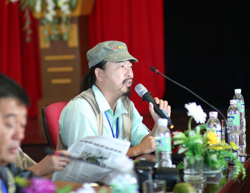 Nhiều đại biểu đặt câu hỏi trong chương trình