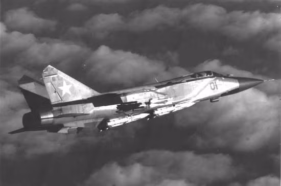 Máy bay tiêm kích chiến lược Mig-31BS của PVO-Strany bay tuần phòng chiến đấu đối không (photo of www.aeroflight.co.uk). Máy bay tiêm kích chiến lược Mig-31BS của PVO-Strany bay tuần phòng chiến đấu đối không (photo of www.aeroflight.co.uk)