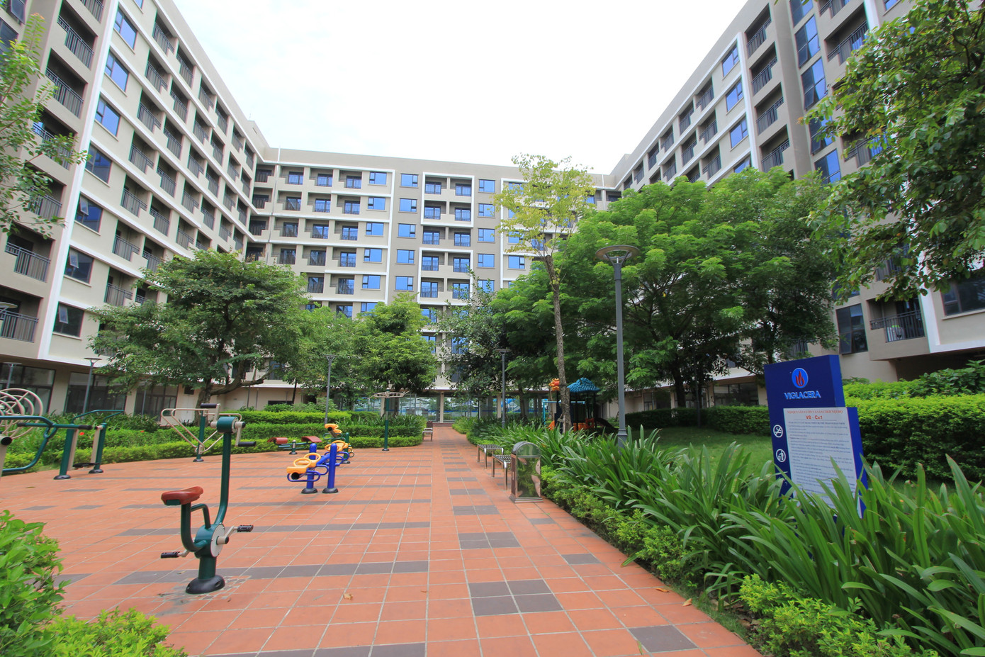 Dự án nhà ở xã hội, nhà ở công nhân Viglacera nằm trong quần thể tiện ích từ trường học, công viên, bệnh viện cho tới siêu thị, nhà thuốc… đảm bảo nhu cầu sinh hoạt cho người dân.