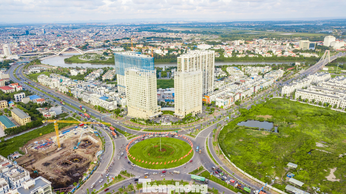 Các khu đô thị ven sông Lạch Tray, Hải Phòng đang được hình thành. Các khu đô thị ven sông Lạch Tray, Hải Phòng đang được hình thành.