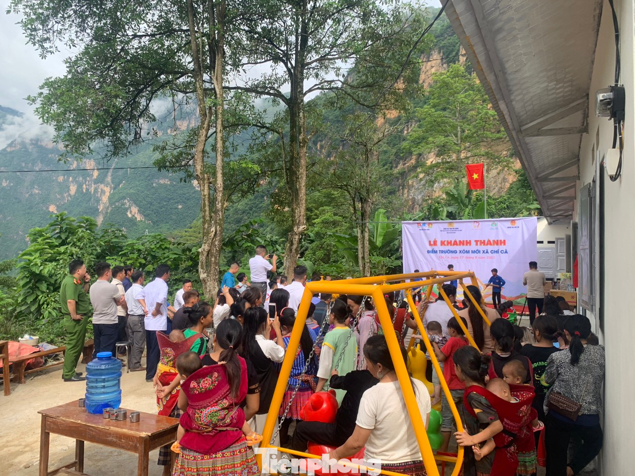 Điểm trường thôn Xóm Mới xã Chí Cà có quy mô xây dựng gồm 3 phòng học, 1 phòng công vụ, 1 nhà bếp ăn, nhà vệ sinh, sân trường có tổng mức đầu tư 383 triệu đồng.