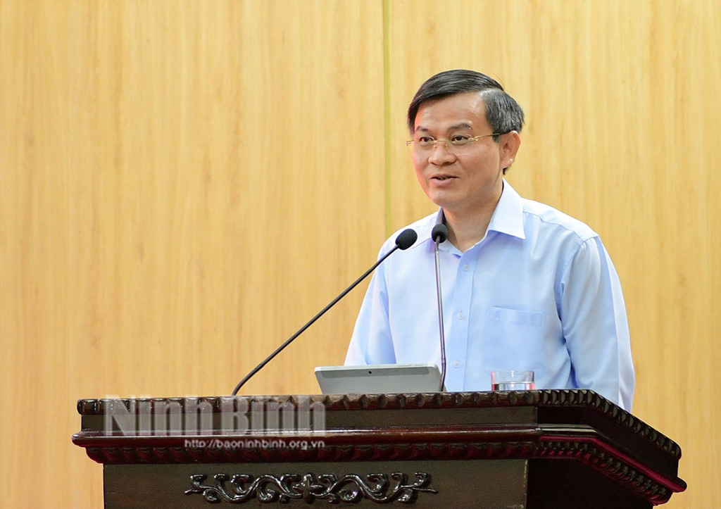 Đồng chí Bí thư Tỉnh ủy Đoàn Minh Huấn phát biểu kết luận hội nghị. Đồng chí Bí thư Tỉnh ủy Đoàn Minh Huấn phát biểu kết luận hội nghị.