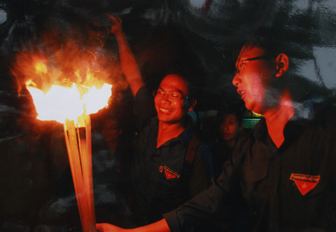 Tiếp bước cha anh 