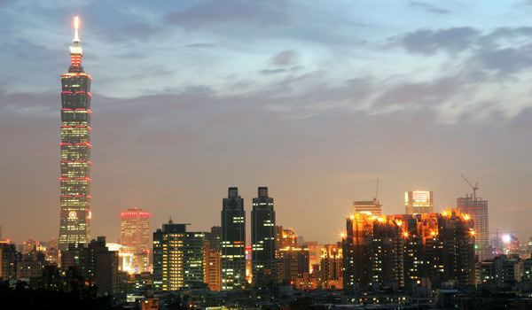 4. Đài Loan (Trung Quốc) Giá nhà tăng trong năm: 15,4% Đây là đại diện thứ ba liên tiếp của châu Á lọt danh sách của Knight Frank. Lãi suất thấp và chính sách tiền tệ nới lỏng của Mỹ đã dọn đường cho nhà đầu tư rót tiền vào đây, trong đó có rất nhiều người Trung Quốc, khiến giá bất động sản đi lên.