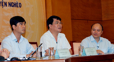 Các đại biểu bên Bộ Nội vụ, Đoàn TNCS HCM tham dự buổi trực tuyến vào sáng nay, 2-5