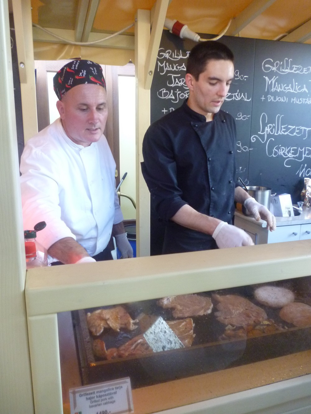 Các món ẩm thực nóng hổi và thơm lừng