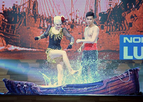 Hồ Vĩnh Khoa – Anna với điệu Pasodoble. Tổng điểm: 33.