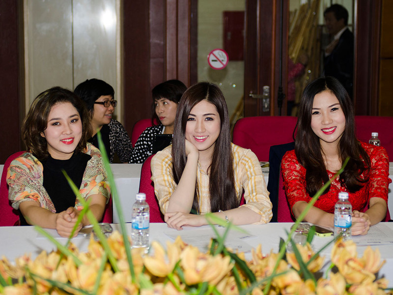 Ca sĩ bảo Trâm, Á hậu Tú Anh, người đẹp Hà Anh