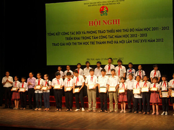 Lễ trao giải cuộc thi Hội tin học trẻ thành phố Hà Nội lần thứ XVII