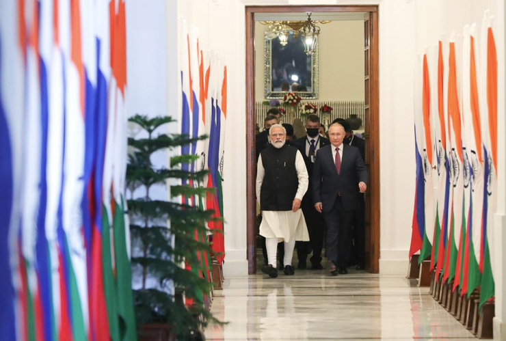 Thủ tướng Ấn Độ Narendra Modi đón Tổng thống Nga Vladimir Putin sang thăm vào tháng 12/2021. (Ảnh: Reuters)