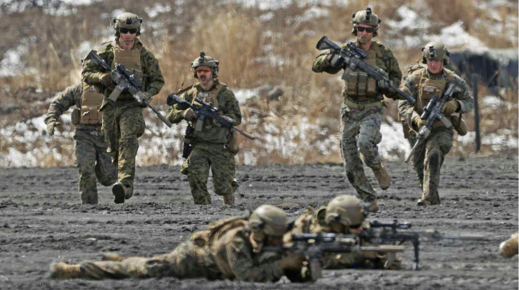 Lính thuỷ quân lục chiến Mỹ trên trường huấn luyện của Nhật Bản ở tỉnh 3 hồi tháng 3. (Ảnh: Kyodo)