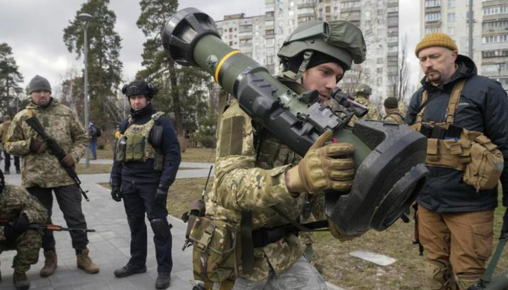 Lực lượng tinh nhuệ SAS của Anh được điều đến Ukraine để huấn luyện cách sử dụng vũ khí chống tăng. (Ảnh: AP)