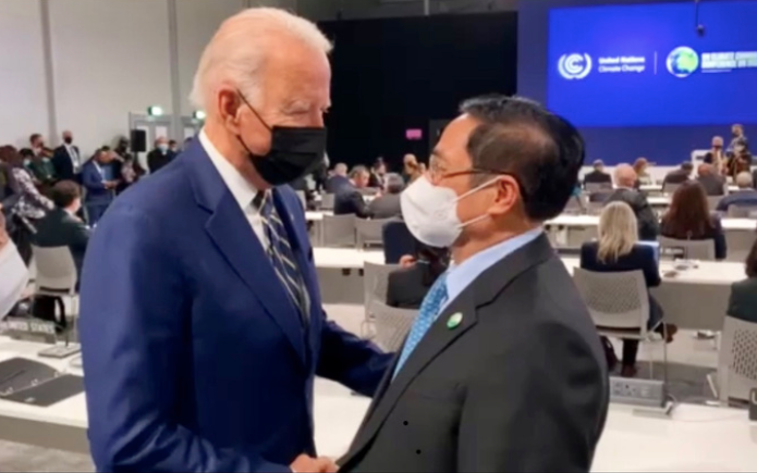 Thủ tướng Phạm Minh Chính trong cuộc gặp Tổng thống Mỹ Joe Biden bên lề hội nghị khí hậu tại Anh vào tháng 11/2021. (Ảnh: TTXVN)