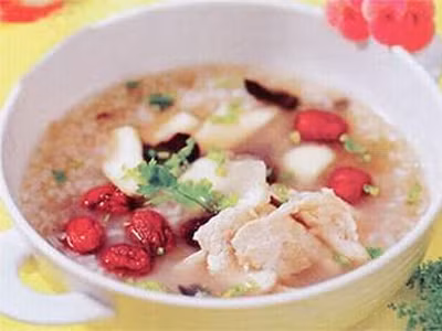  Cháo lạc nhân táo đỏ