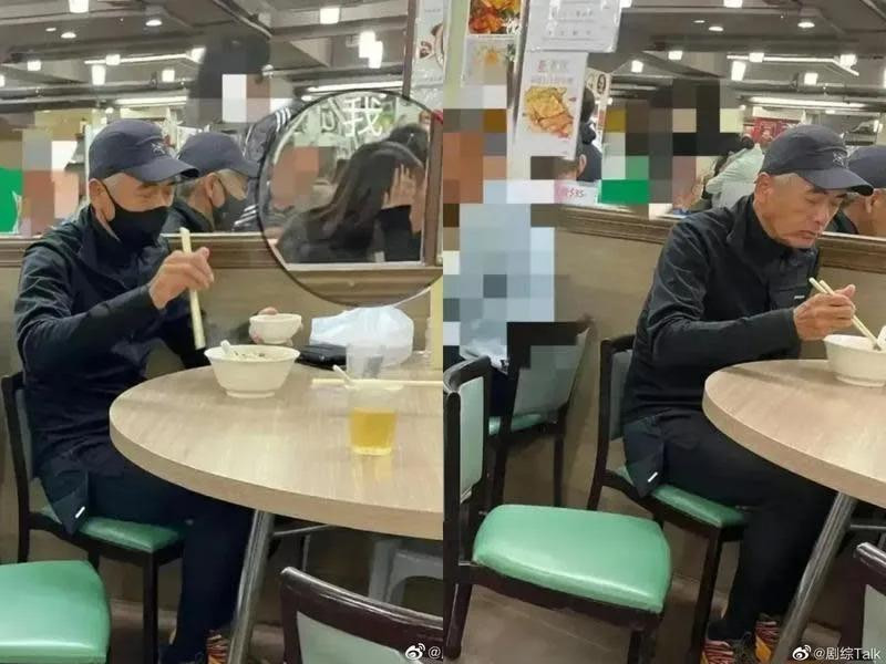 Một dân mạng tự nhận đã gặp Châu Nhuận Phát trong quán ăn. Một dân mạng tự nhận đã gặp Châu Nhuận Phát trong quán ăn.