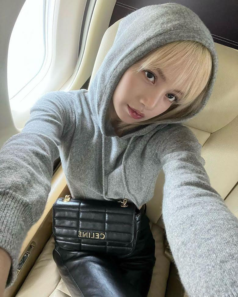 Lisa khiến dân mạng "phát cuồng" vì không chỉ giàu có mà còn tốt bụng. Lisa khiến dân mạng "phát cuồng" vì không chỉ giàu có mà còn tốt bụng.